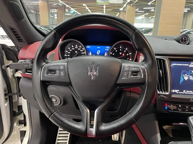 Maserati Levante — фото 2