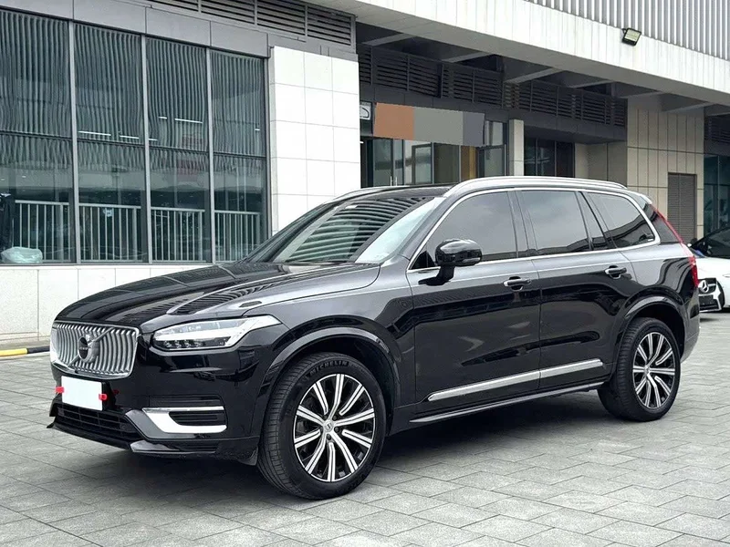 Volvo XC90 — фото 1
