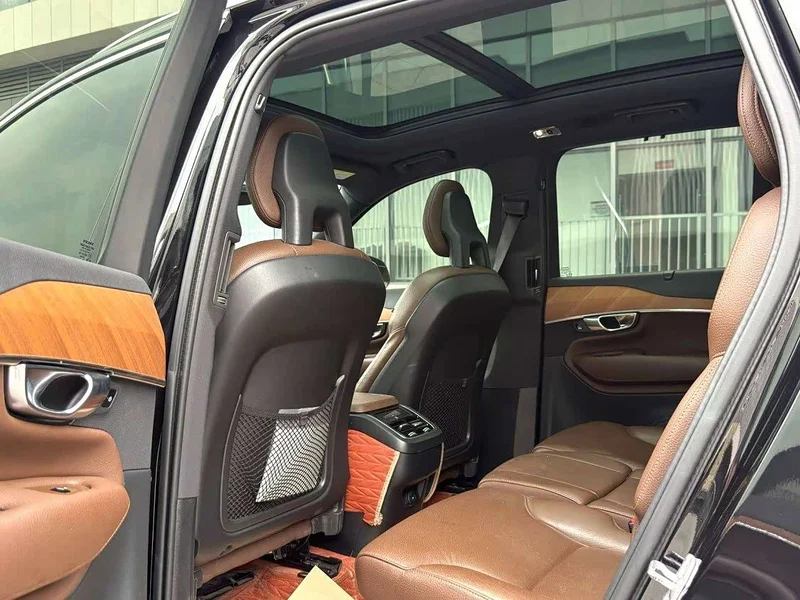 Volvo XC90 — фото 9