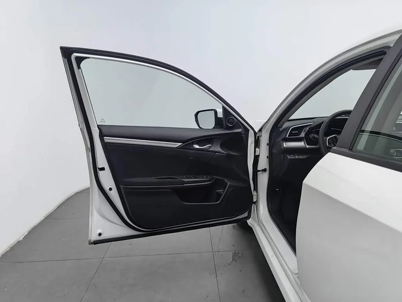 Honda Civic — фото 8