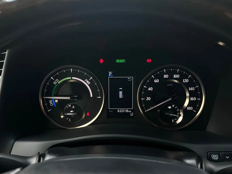Toyota Alphard — фото 13