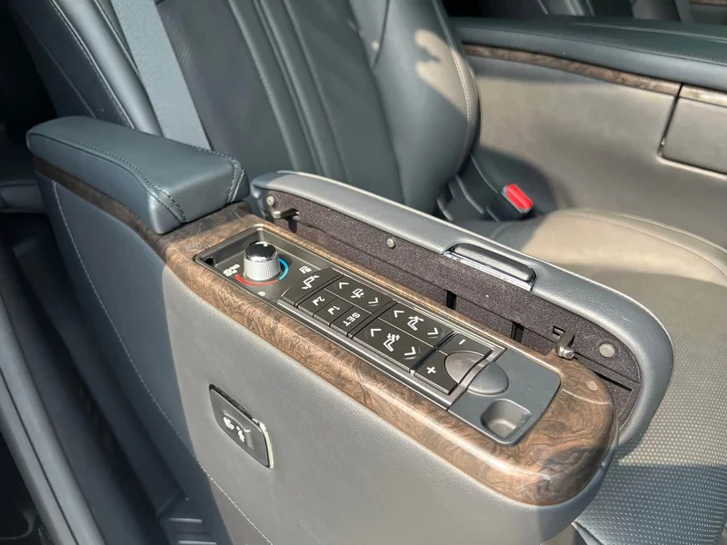 Toyota Alphard — фото 20