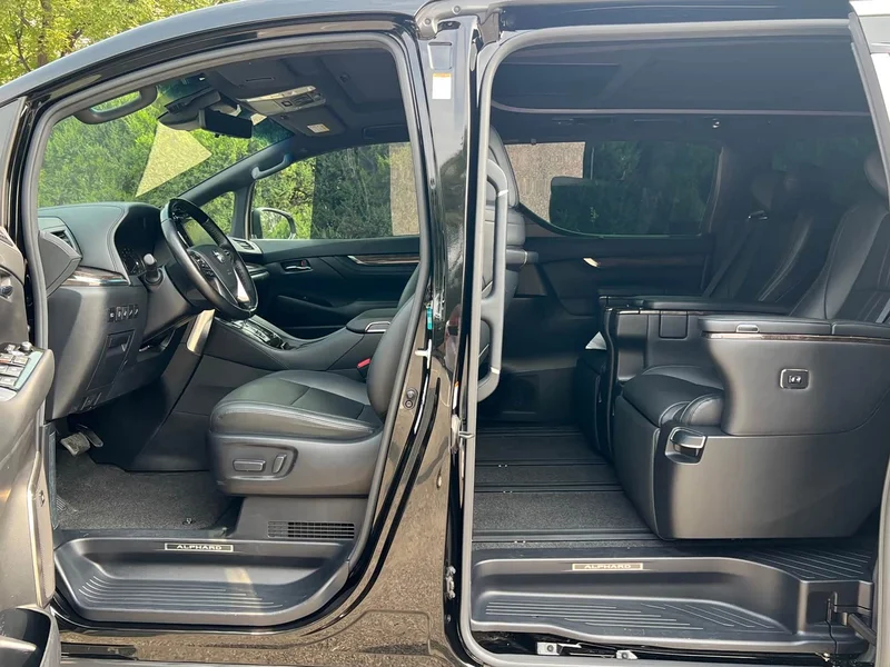 Toyota Alphard — фото 22