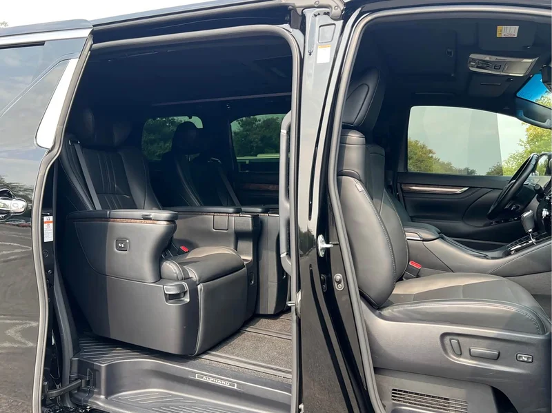 Toyota Alphard — фото 24