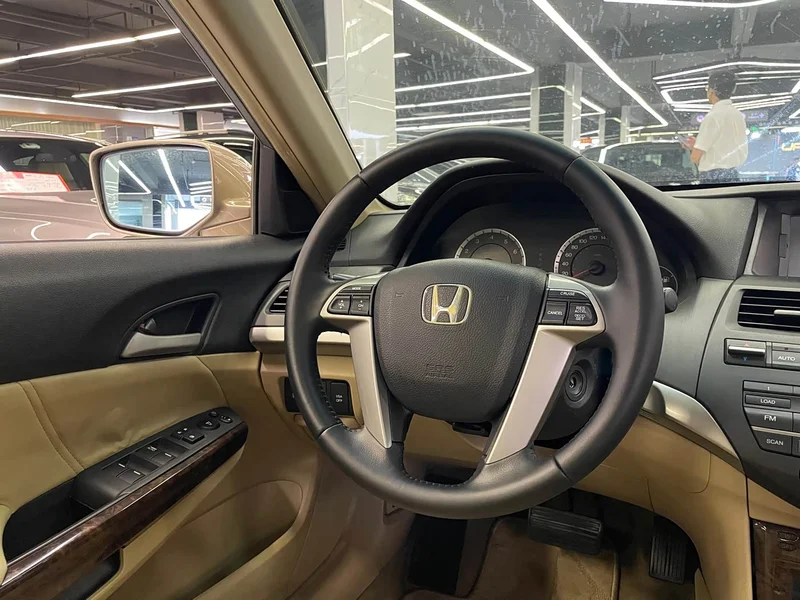 Honda Accord — фото 12