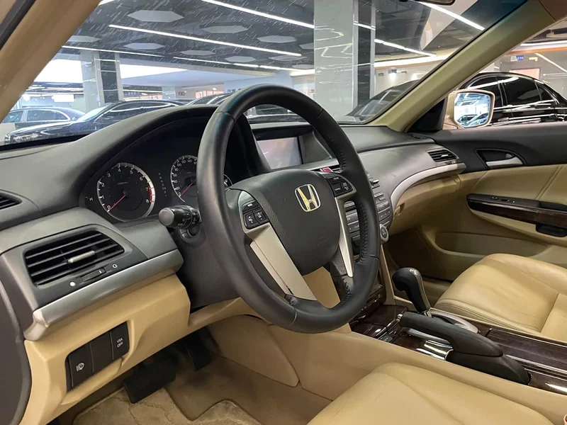 Honda Accord — фото 13