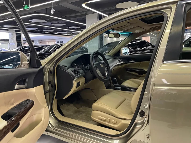 Honda Accord — фото 6