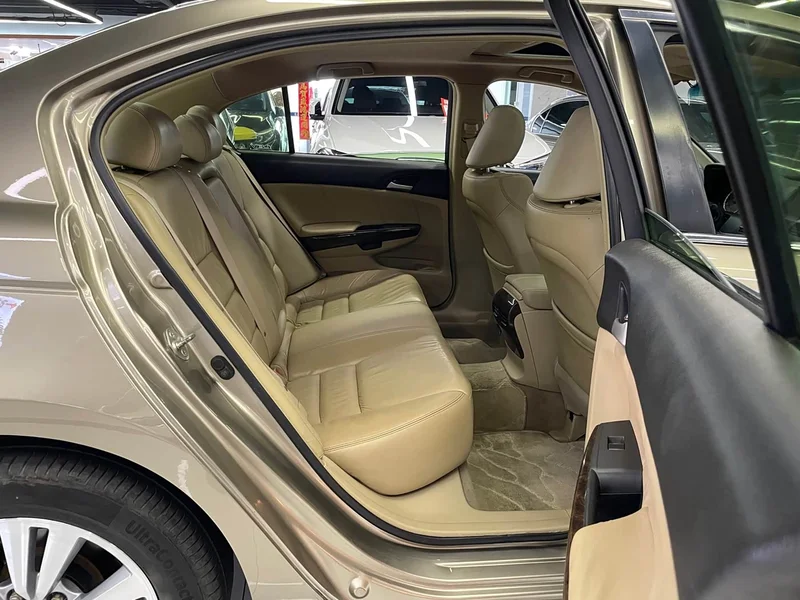 Honda Accord — фото 9