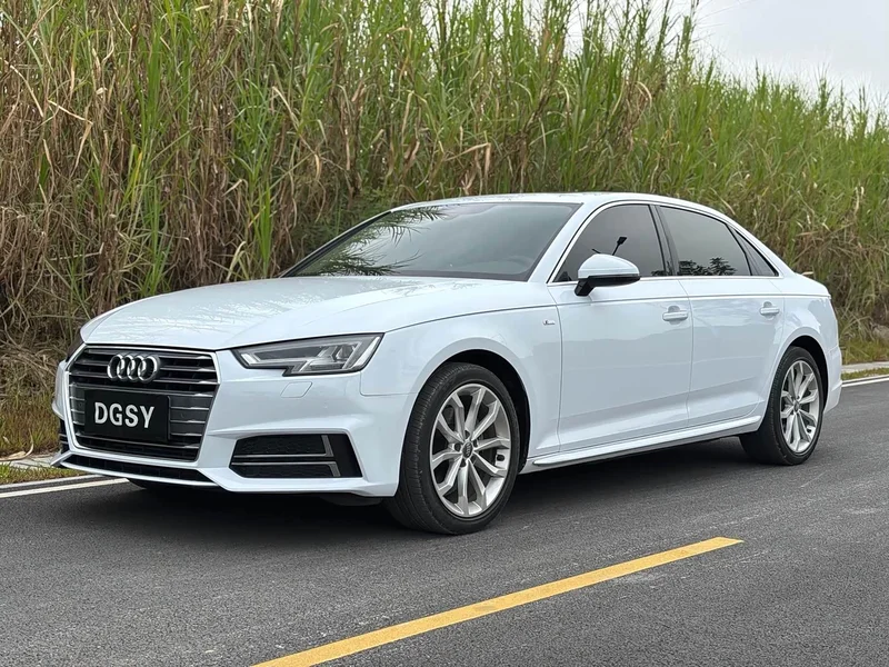 Audi A4L — фото 1