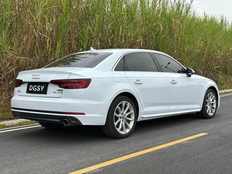 Audi A4L — фото 22