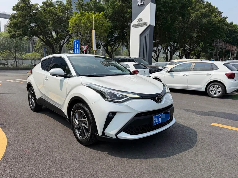 Toyota C-HR — фото 3
