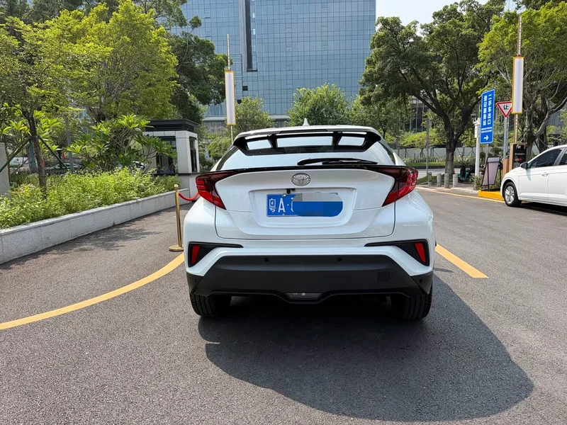 Toyota C-HR — фото 5