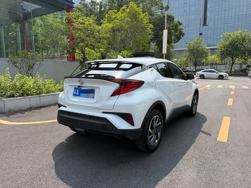 Toyota C-HR — фото 6