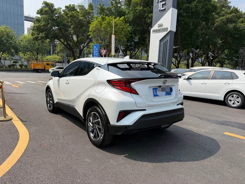 Toyota C-HR — фото 7