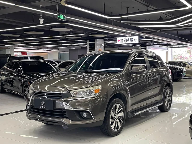 Mitsubishi ASX — фото 1