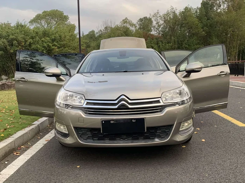 Citroën C5 — фото 18