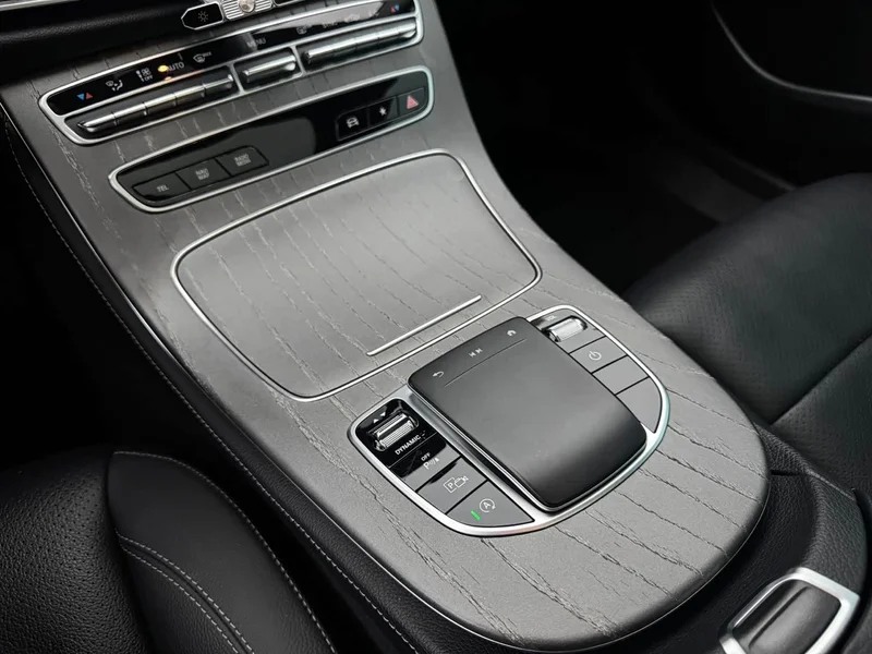 Mercedes-Benz E-Class — фото 12