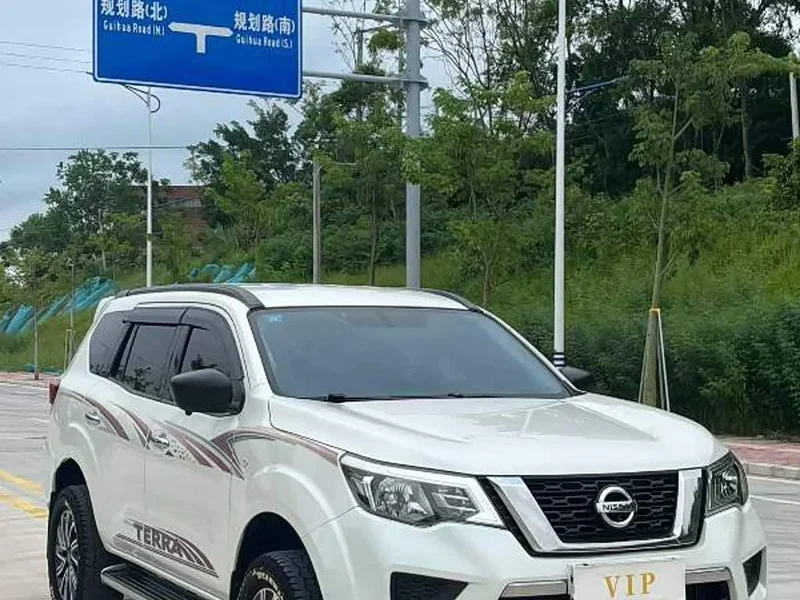 Nissan Terra — фото 2