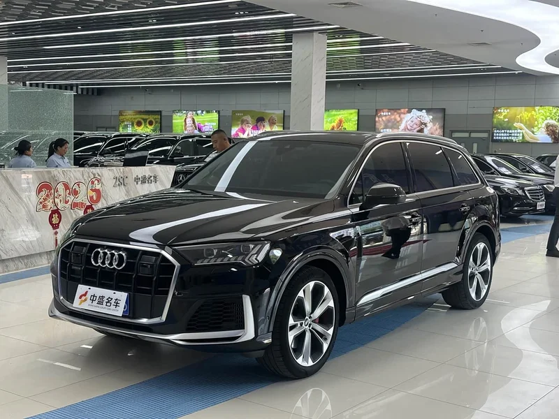 Audi Q7 — фото 1