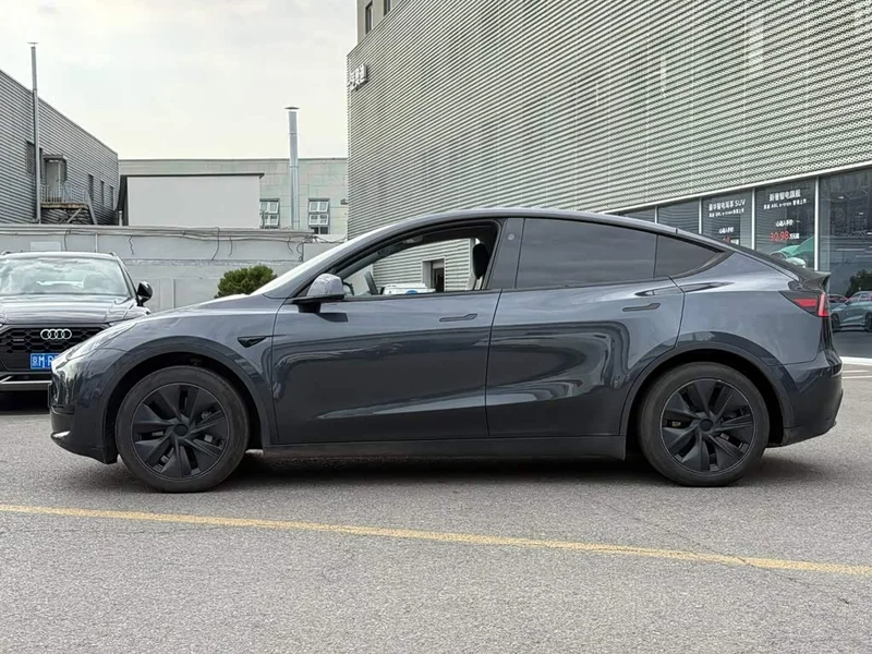 Tesla Model Y — фото 2