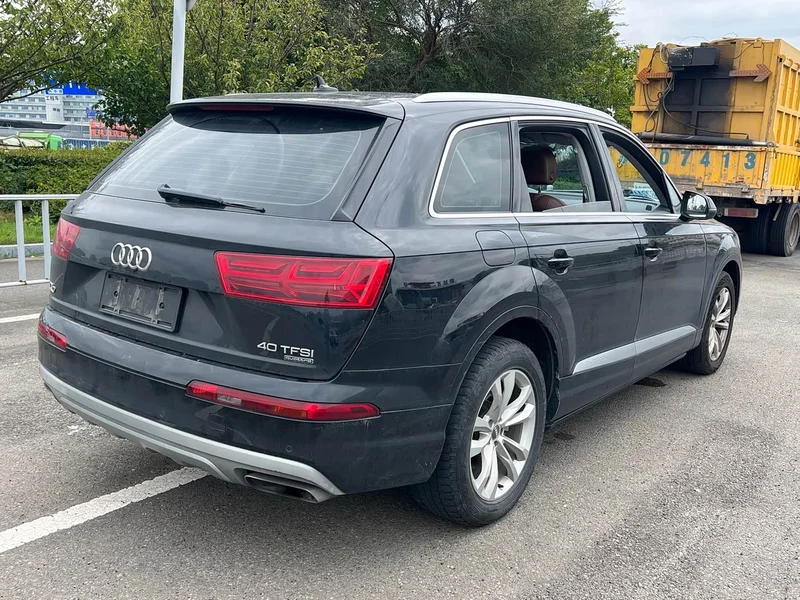 Audi Q7 — фото 12