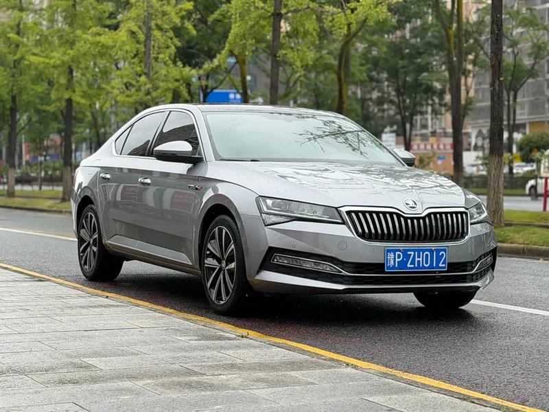 Skoda Superb — фото 3