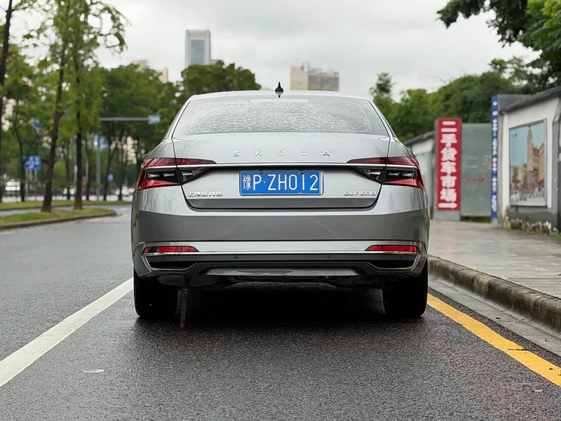 Skoda Superb — фото 5