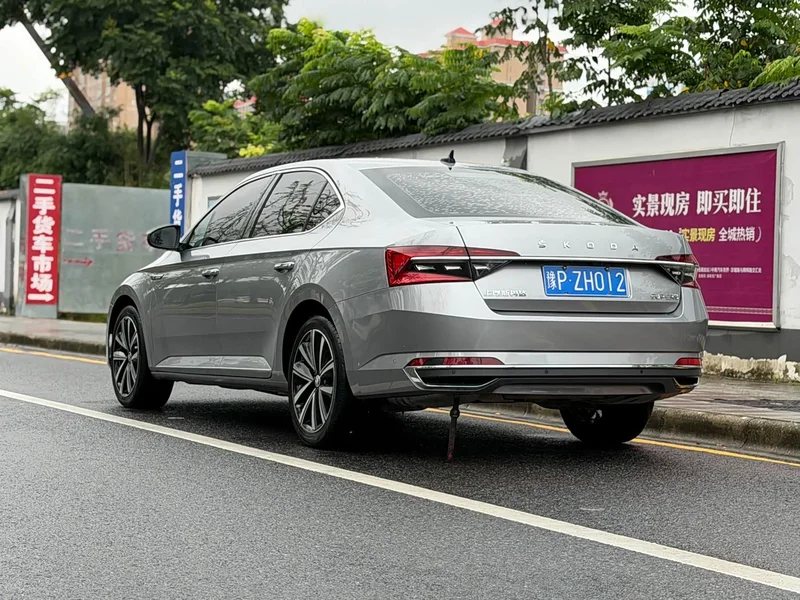Skoda Superb — фото 6