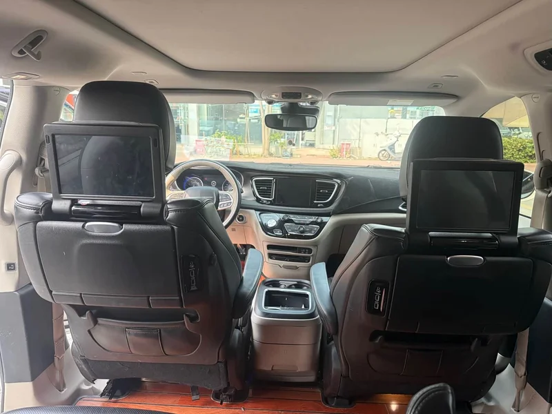 Jeep Grand Voyager (Imported) — фото 6