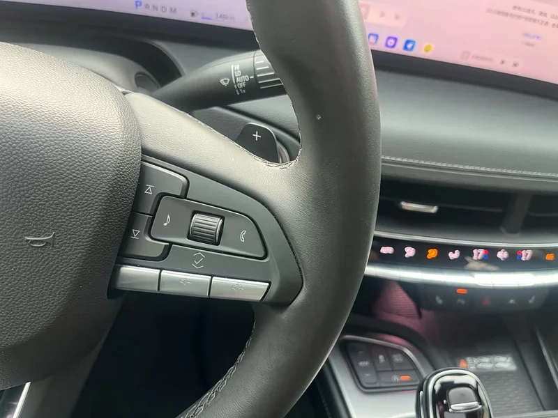 Cadillac CT5 — фото 30
