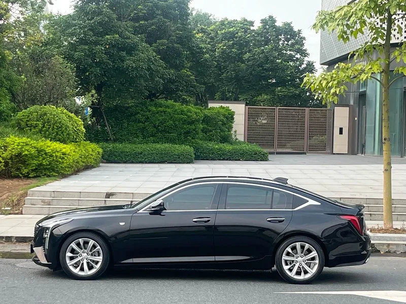 Cadillac CT5 — фото 7