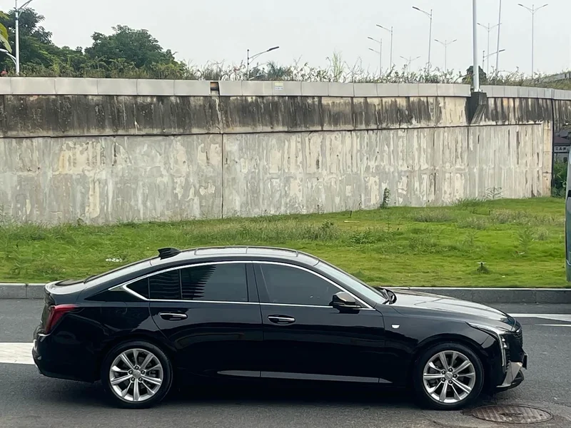 Cadillac CT5 — фото 8