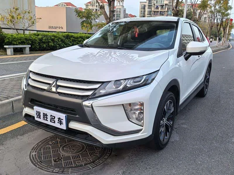 Mitsubishi Eclipse Cross — фото 1