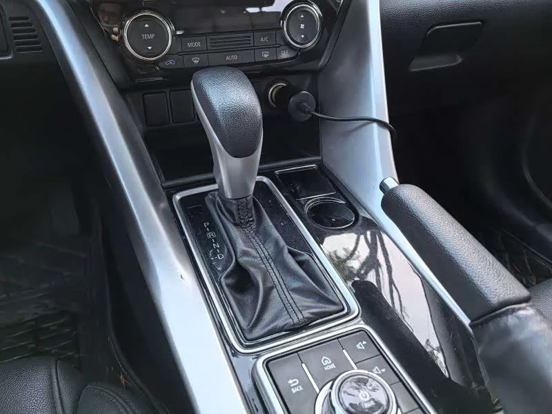 Mitsubishi Eclipse Cross — фото 11