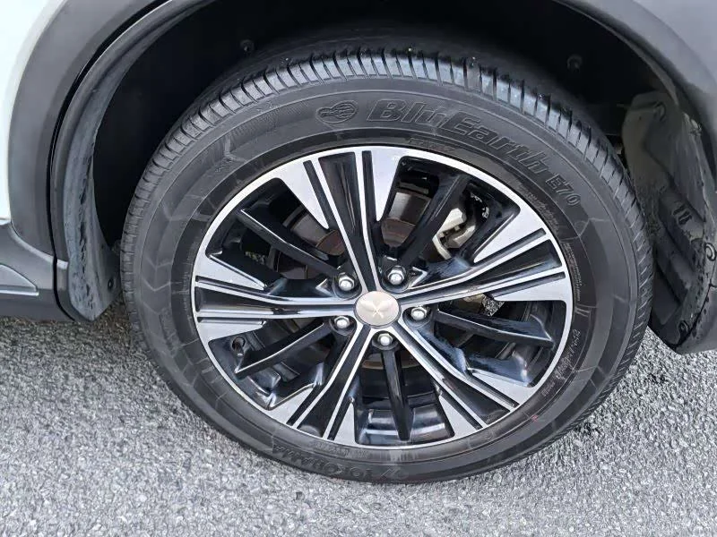 Mitsubishi Eclipse Cross — фото 13