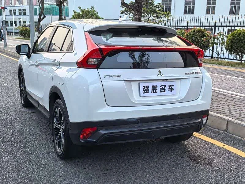 Mitsubishi Eclipse Cross — фото 5
