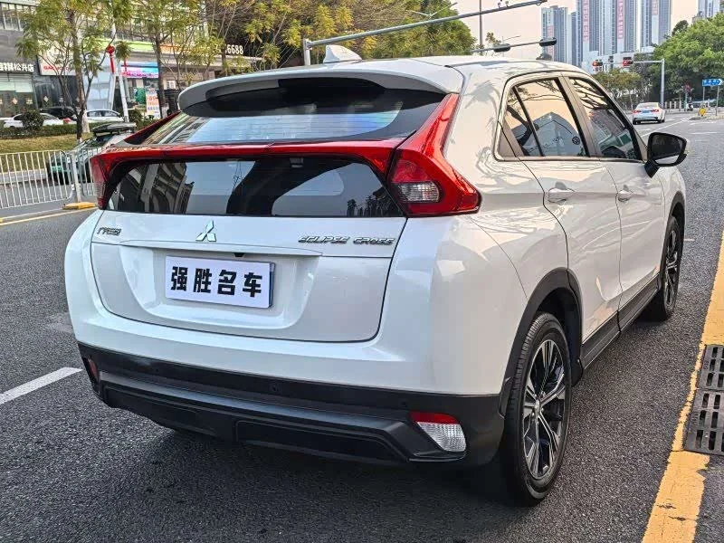Mitsubishi Eclipse Cross — фото 7