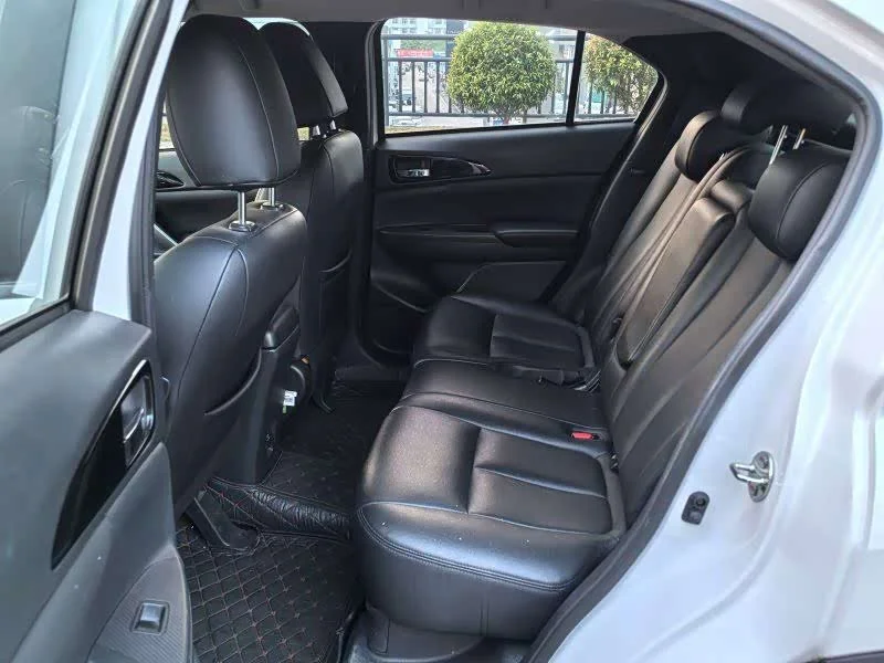Mitsubishi Eclipse Cross — фото 9