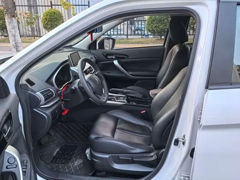 Mitsubishi Eclipse Cross — фото 10