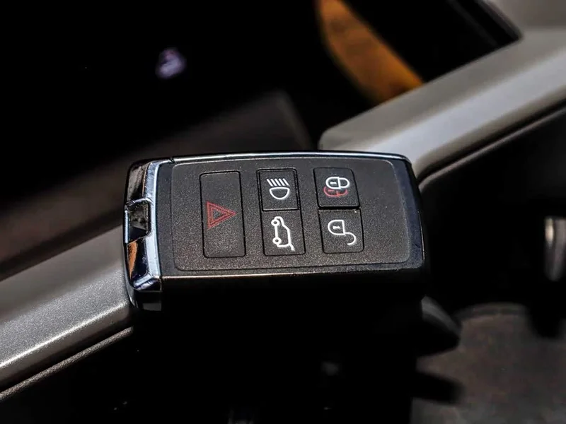 Land Rover Defender — фото 20