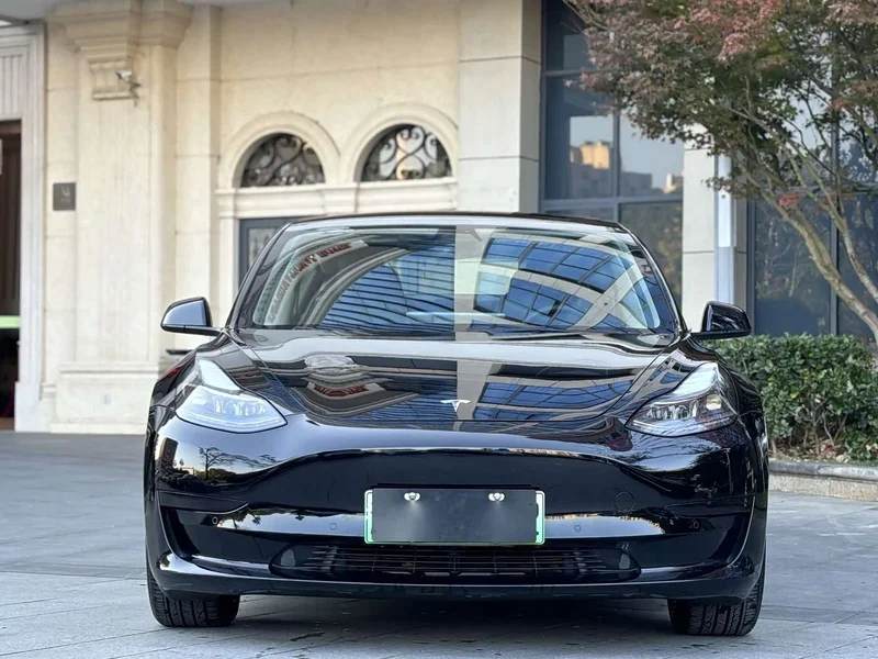 Tesla Model 3 — фото 2