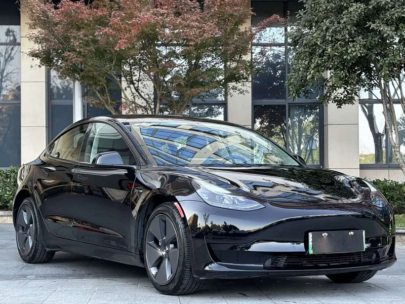 Tesla Model 3 — фото 3
