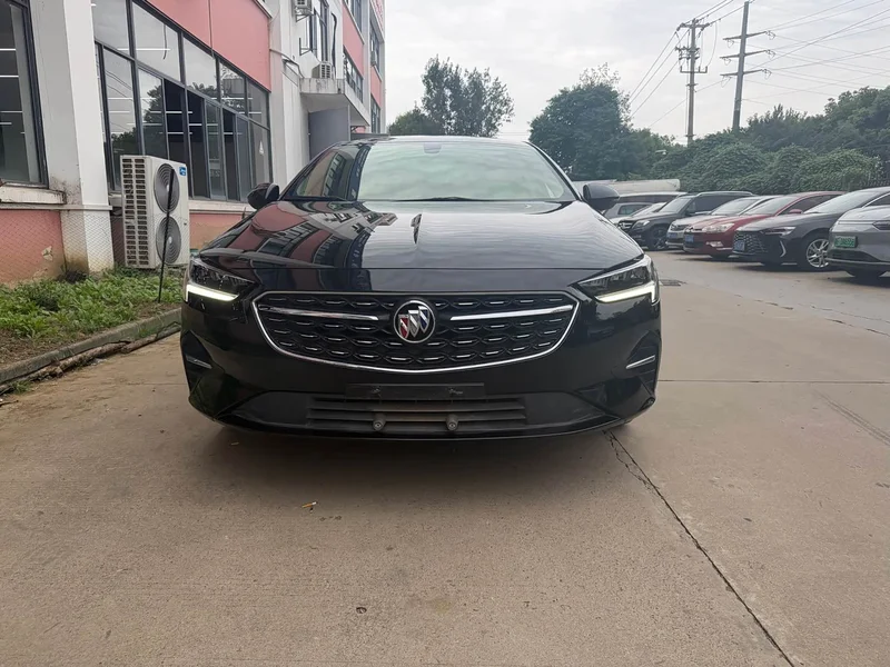 Buick Regal — фото 1
