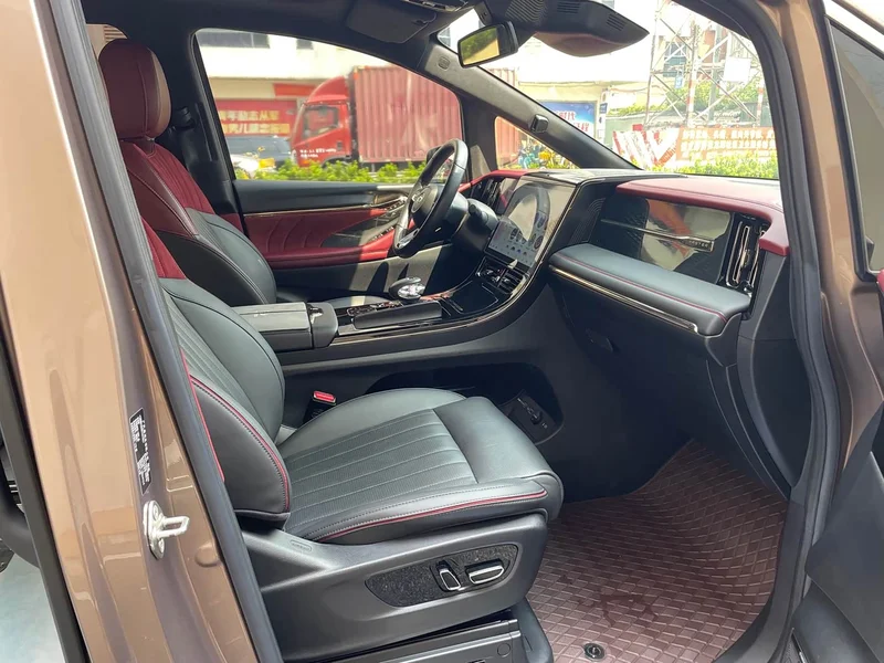 GAC Trumpchi M8 — фото 17