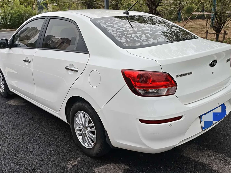 Kia Rio — фото 6