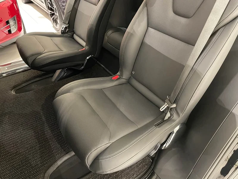 Tesla Model X — фото 13
