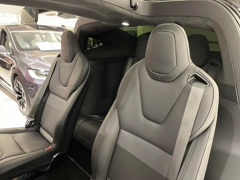 Tesla Model X — фото 14