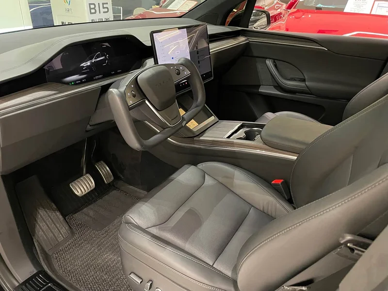 Tesla Model X — фото 7