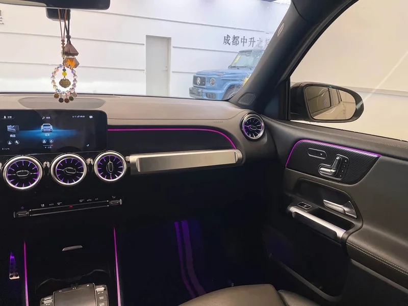 Mercedes-Benz GLB AMG — фото 12