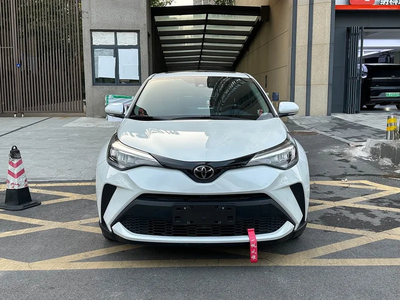 Toyota C-HR — фото 2